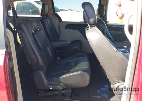 2012 Chrysler Town & Country Touring z USA, uszkodzony, nr VIN 2C4RC1BG3CR305470